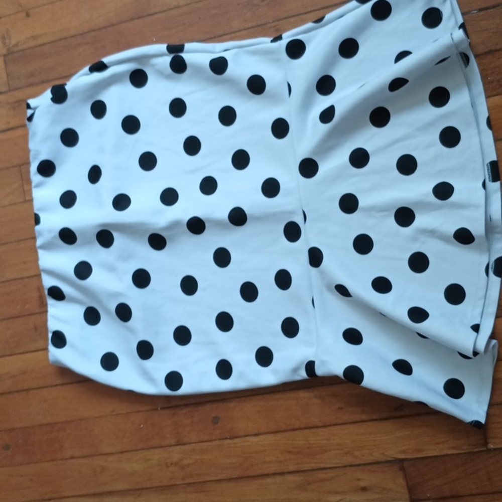 Haute Monde brand white with black polka dots knee length skirt